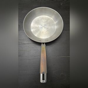 Epicurious Cookware 10” Skillet Frying Pan Stainless Steel Used Silicone Handle